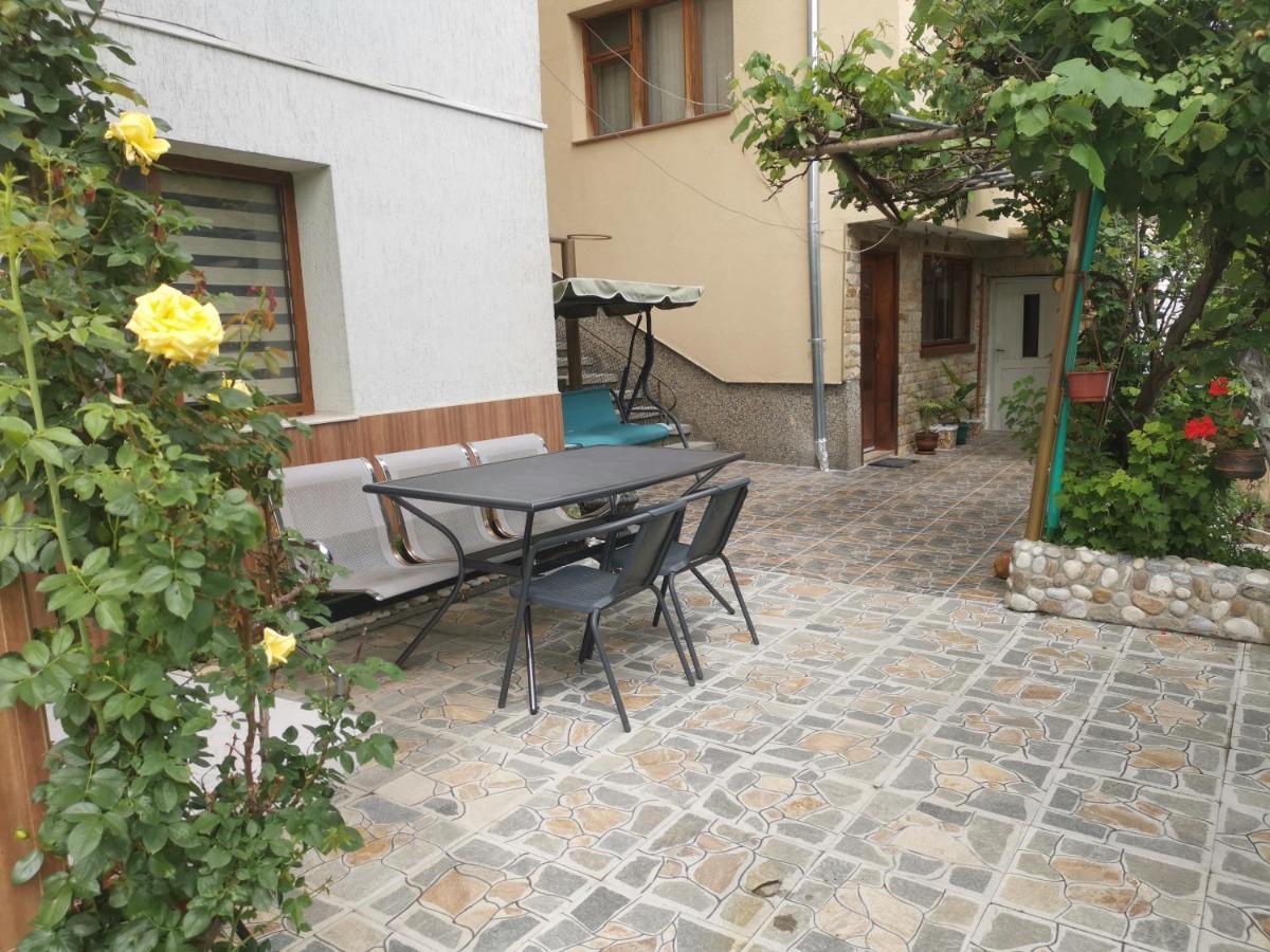 Guest House Milka Yagodina Buitenkant foto